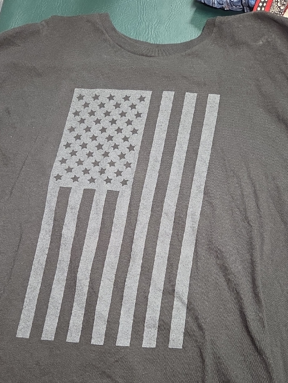 Men's Black Short-Sleeve Tee with Gray Flag Graphic